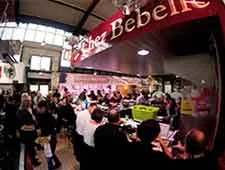 La salle Chez Bebelle un jour de marché