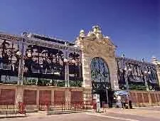 La façade des Halles de Narbonne